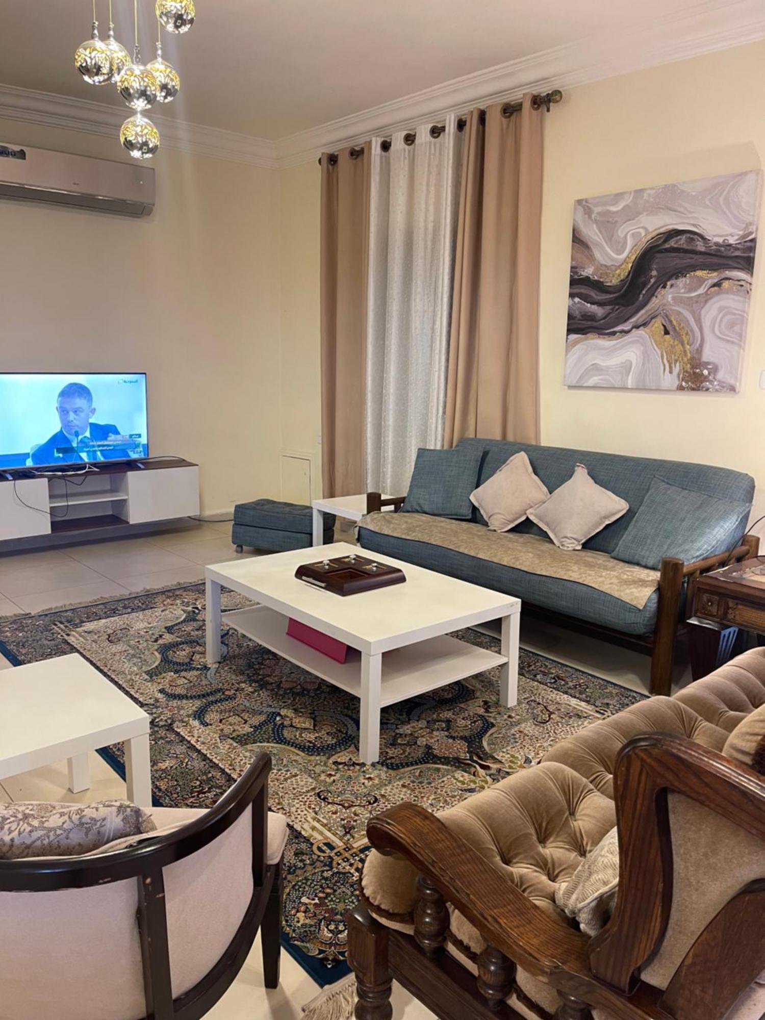 Apartamento Away From With A Beautiful Balcony View 3 Bedrooms 2 Bathrooms Amã